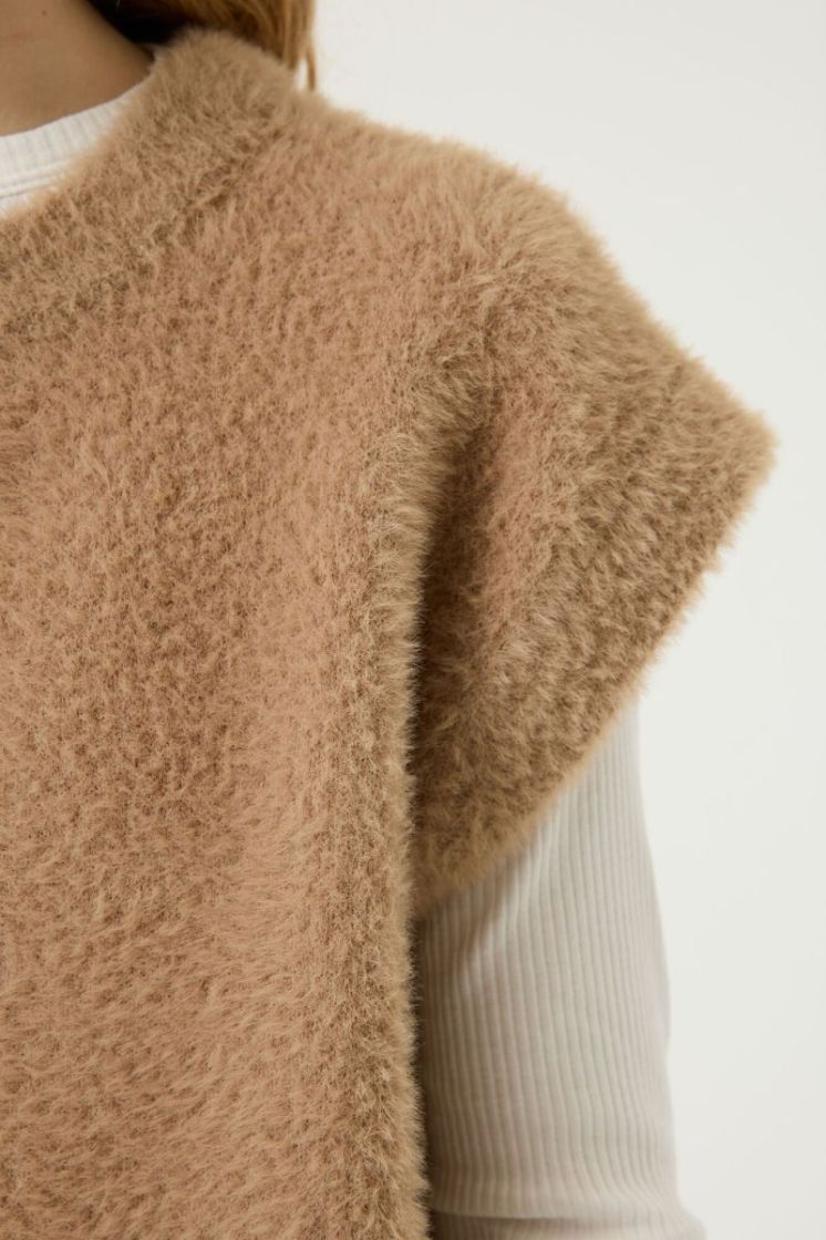 Gilet GARCIA 5873-camel gold