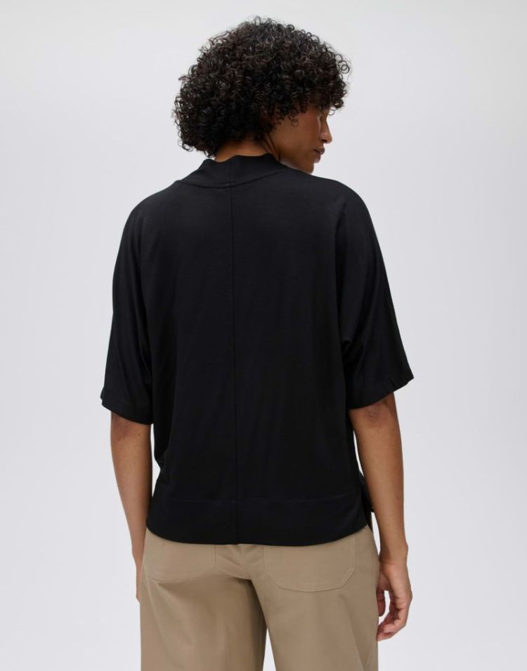 900 black