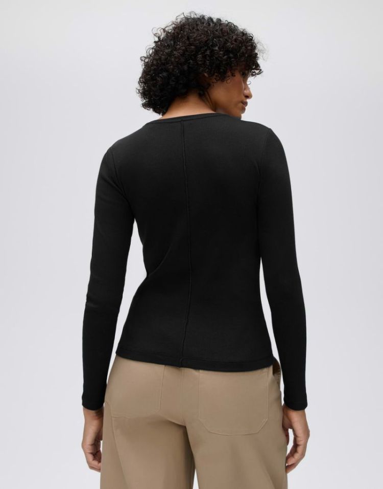 900 black