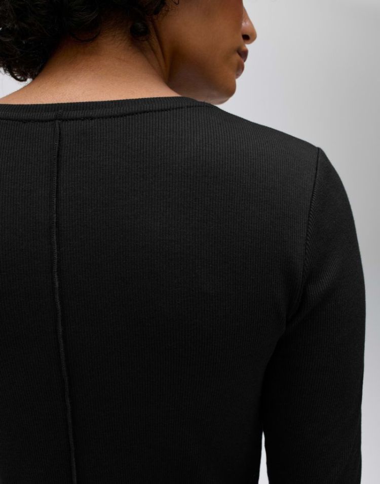 900 black