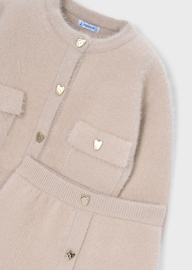  32 Beige